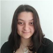 Estudiante de Bellas Artes da clases de todo lo relacionado con el arte, enfocado a niños pequeños para desarrollar su creatividad